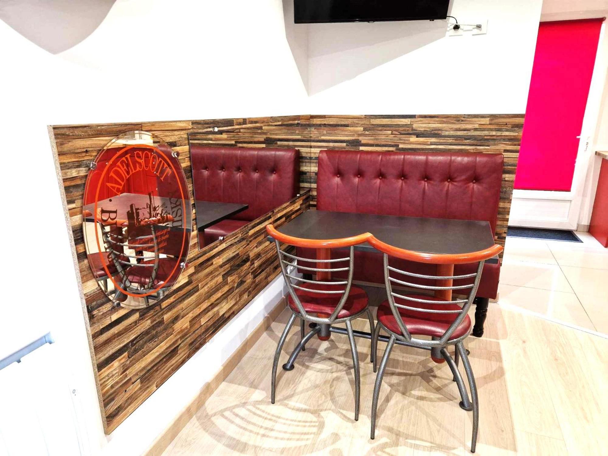 03 - Joli Studio Traversant Situe Au Rdc Avec 2 Lits, Tout Equipe Pour 1, 2 Ou 3 Personnes Maximum, Entree Independante Donnant Sur Parking Dont Une Place Est Reservee Devant La Porte, Grand Fourgon Possible Et Petit Jardin Sur L'Arriere Comme Une Ma Razac-sur-lʼIsle 外观 照片